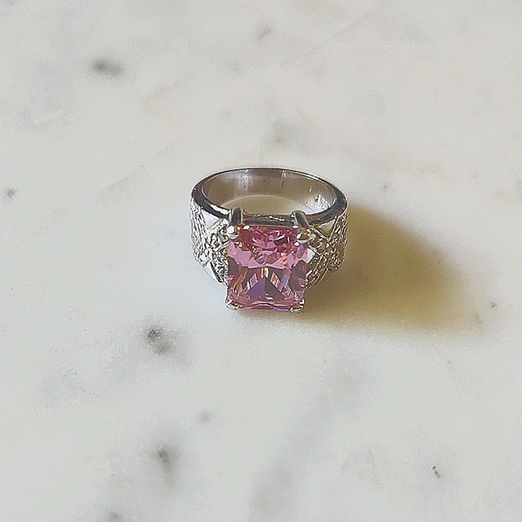 Pink Sapphire Radiant Cut Ring - Picture 3 of 3